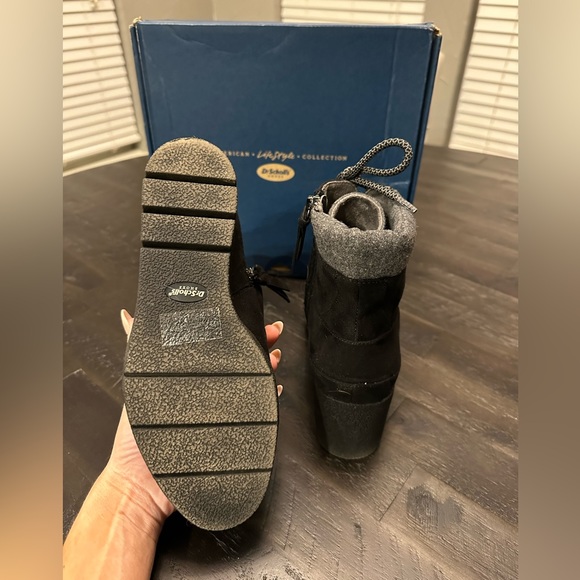 WORN ONCE! Dr.Scholls black wedge booties with support. Womens size 8 - Picture 3 of 3